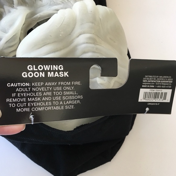 Glow in the Dark Skeleton Mask Halloween 🎃 - Picture 4 of 4